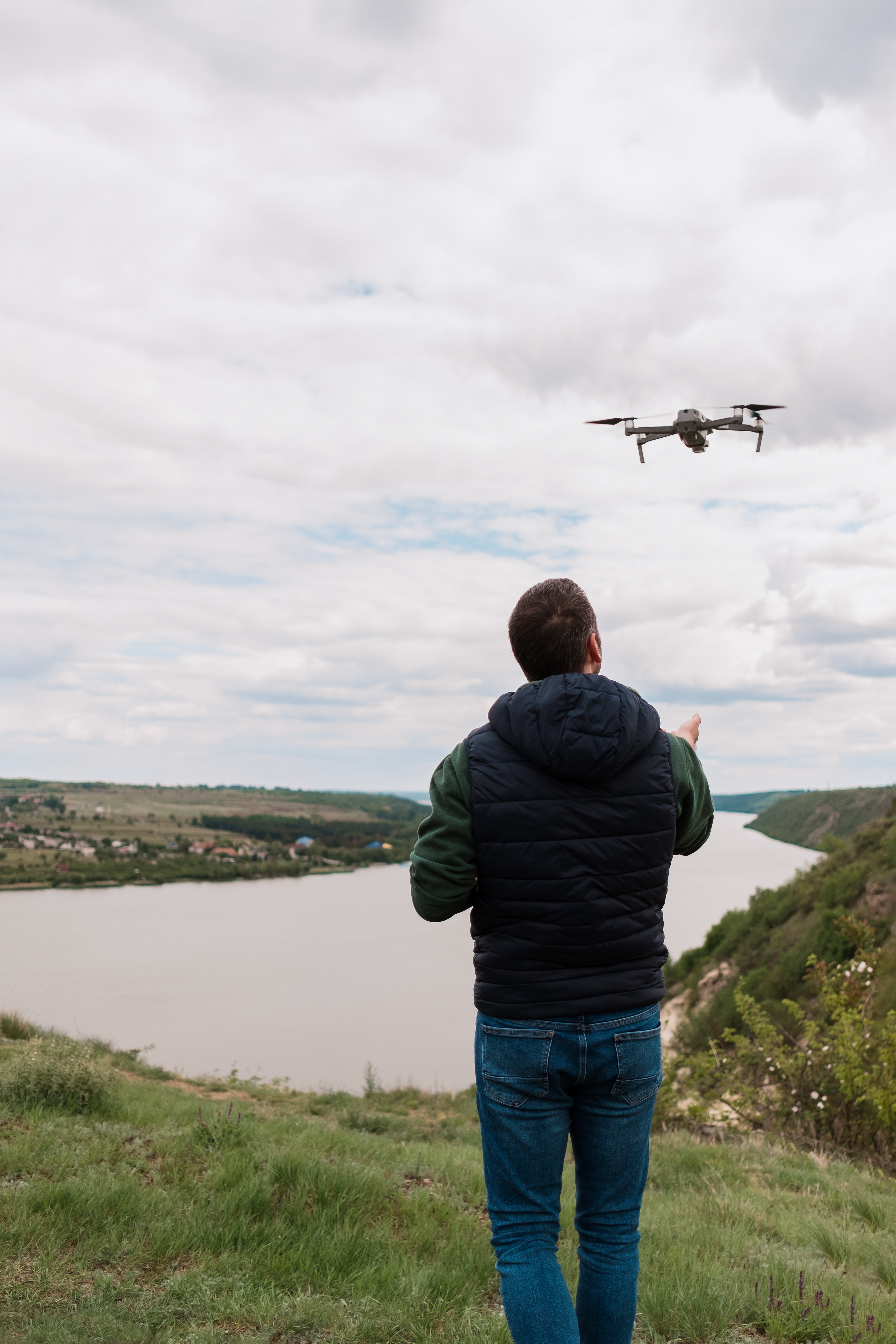 Piloto profesional de drones disponible en VBOT